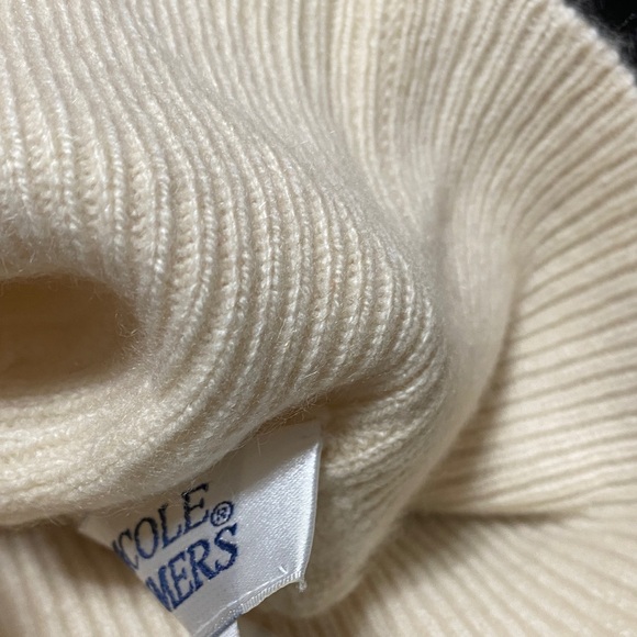 Nicole Summers Vintage cashmere Cream Knit Beanie and Gloves Set - Picture 3 of 12